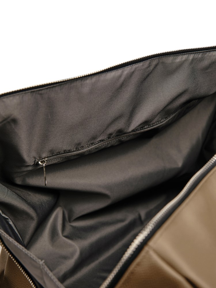 VINGA Bermond Wochenendtasche aus RCS recyceltem PU VINGA Bermond Wochenendtasche aus RCS recyceltem PU