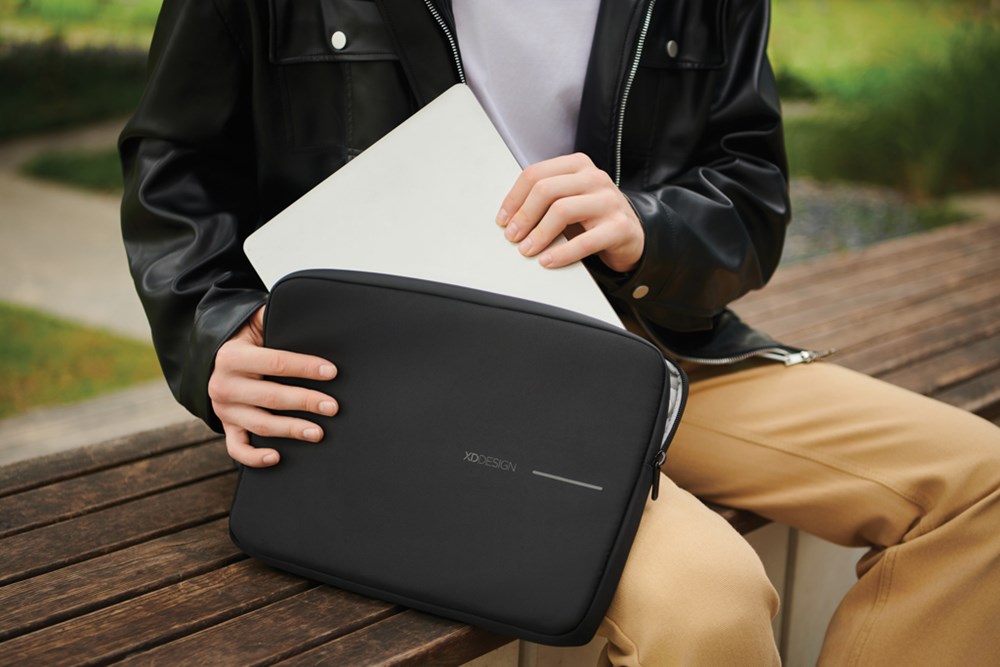 XD Design 16" Laptop Sleeve XD Design 16" Laptop Sleeve