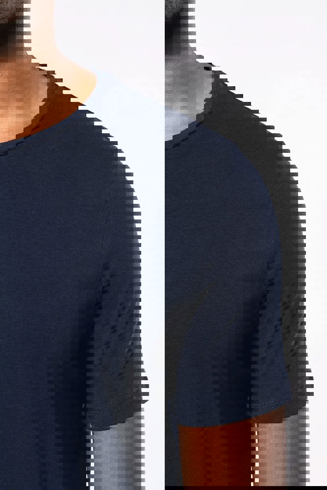 K3012C - Kurzarm-T-Shirt mit Rundhalsausschnitt K3012C - Kurzarm-T-Shirt mit Rundhalsausschnitt