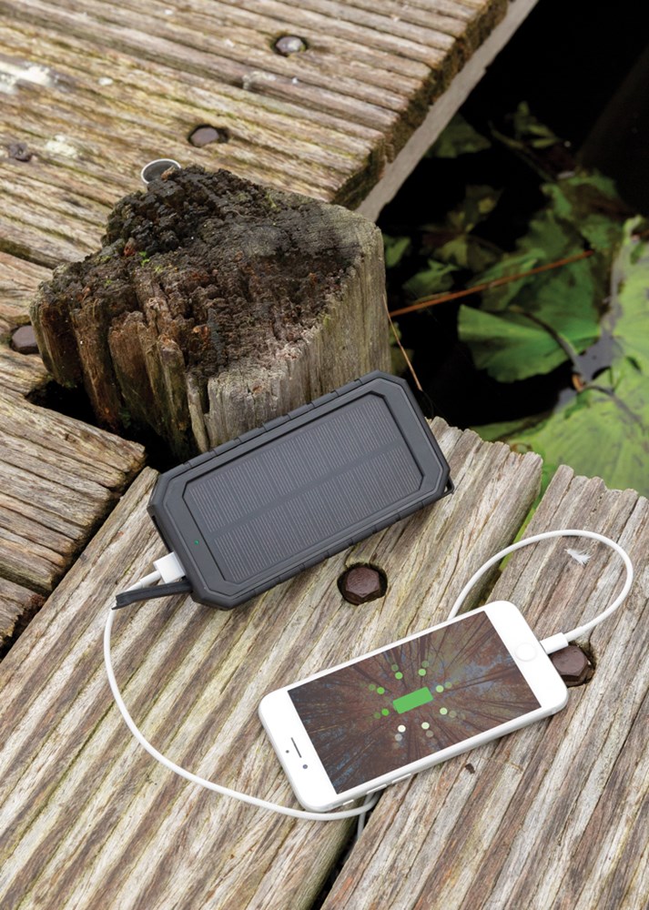 10.000 mAh Solar-Powerbank mit 10W Wireless aus RCS Plastik 10.000 mAh Solar-Powerbank mit 10W Wireless aus RCS Plastik